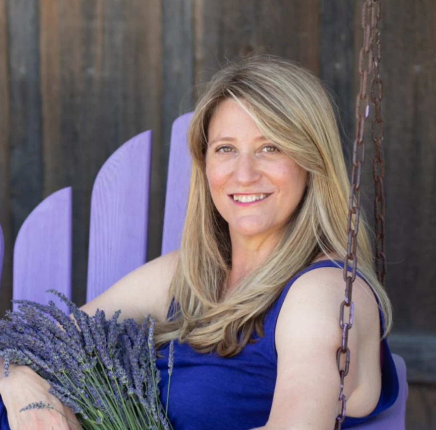 Jodi Cohen is the founder of Vibrant Blue Oils and a Queen of the Thrones affiliate