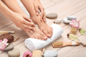 How Castor Oil May Help Support Toenail Fungus